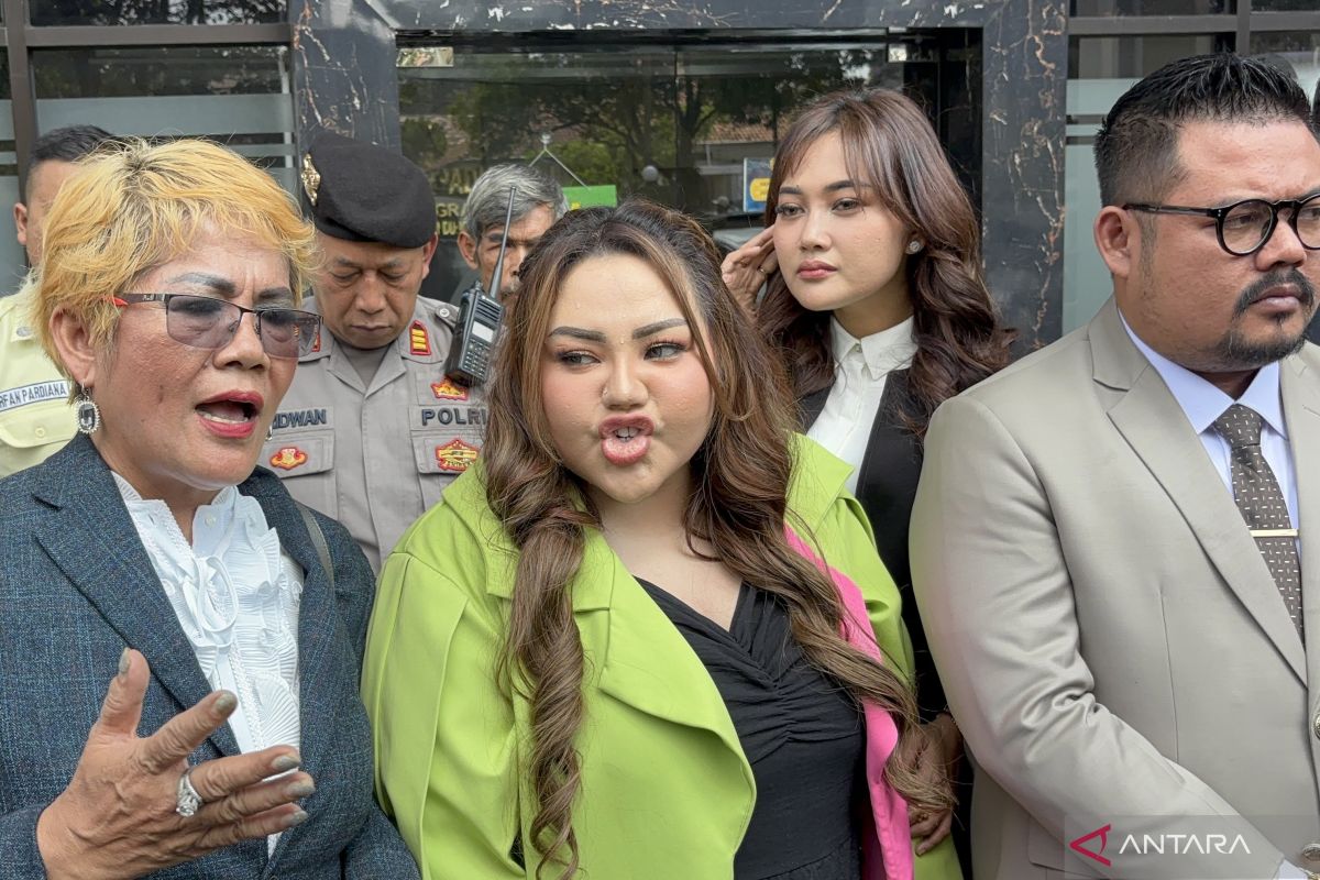 Lisa Mariana hadiri sidang perdana gugatan perdata terhadap RK