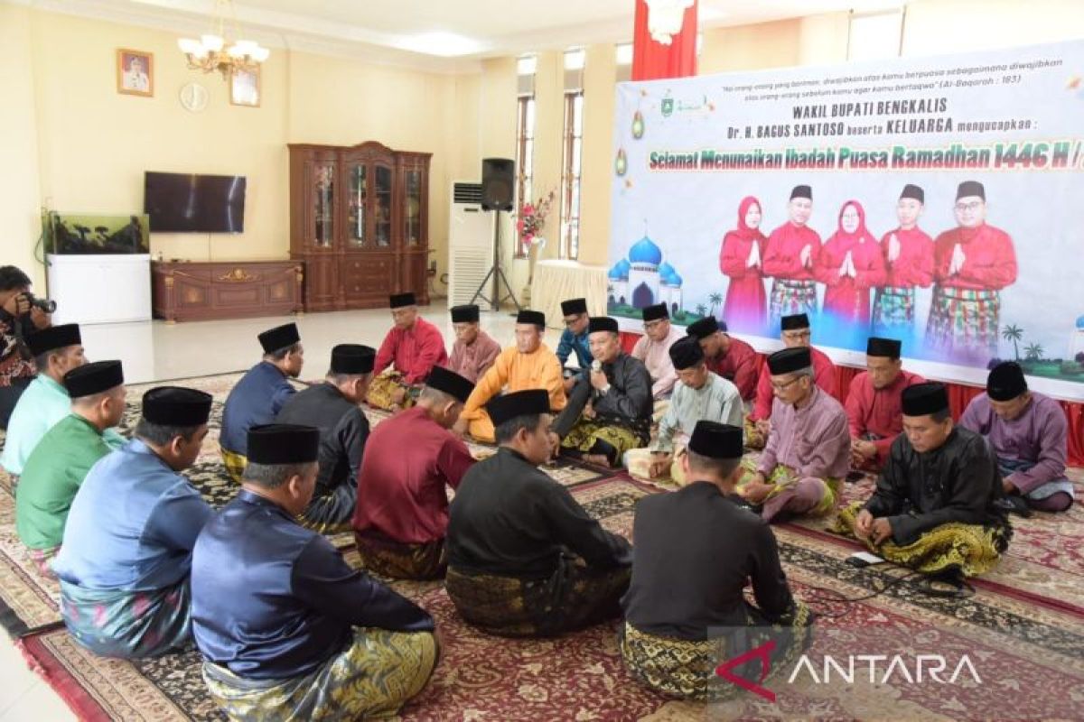 LAMR Bengkalis Jemput Wakil Bupati Secara Adat Jelang Pelantikan Pengurus Baru