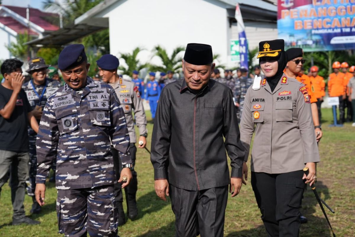 Jajaran TNI-AL dilatih menanggulangi bencana alam di Malut