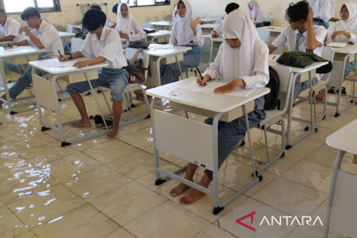Kepala Sekolah:  Rob tidak ganggu pelaksanaan PSAT di SMAN Kampunglaut