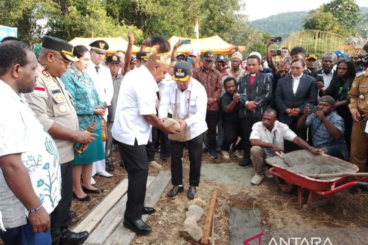 Pemkab Jayapura membangun rumah sakit di Unurumguay Rp50 miliar
