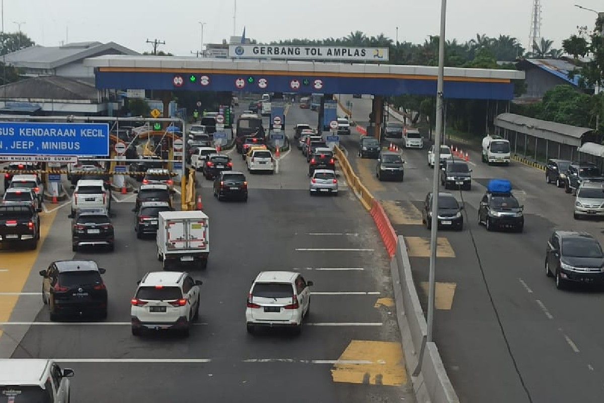 Sebanyak 19.995 kendaraan masuk ke Medan saat libur  panjang