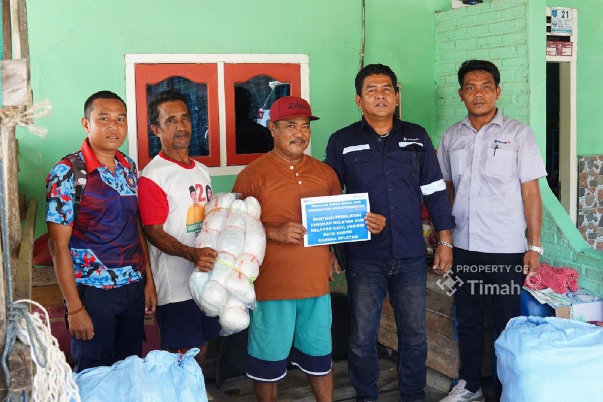 PT Timah bantu alat tangkap ikan KUB Nelayan Batu Kodok