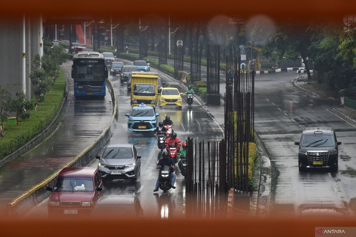 PT Adhi Karya dukung Pemprov DKI rapikan tiang monorel