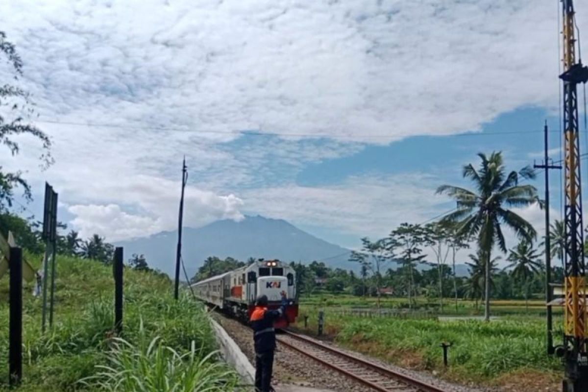KAI Jember siagakan 68 PJL ekstra di titik rawan selama libur panjang