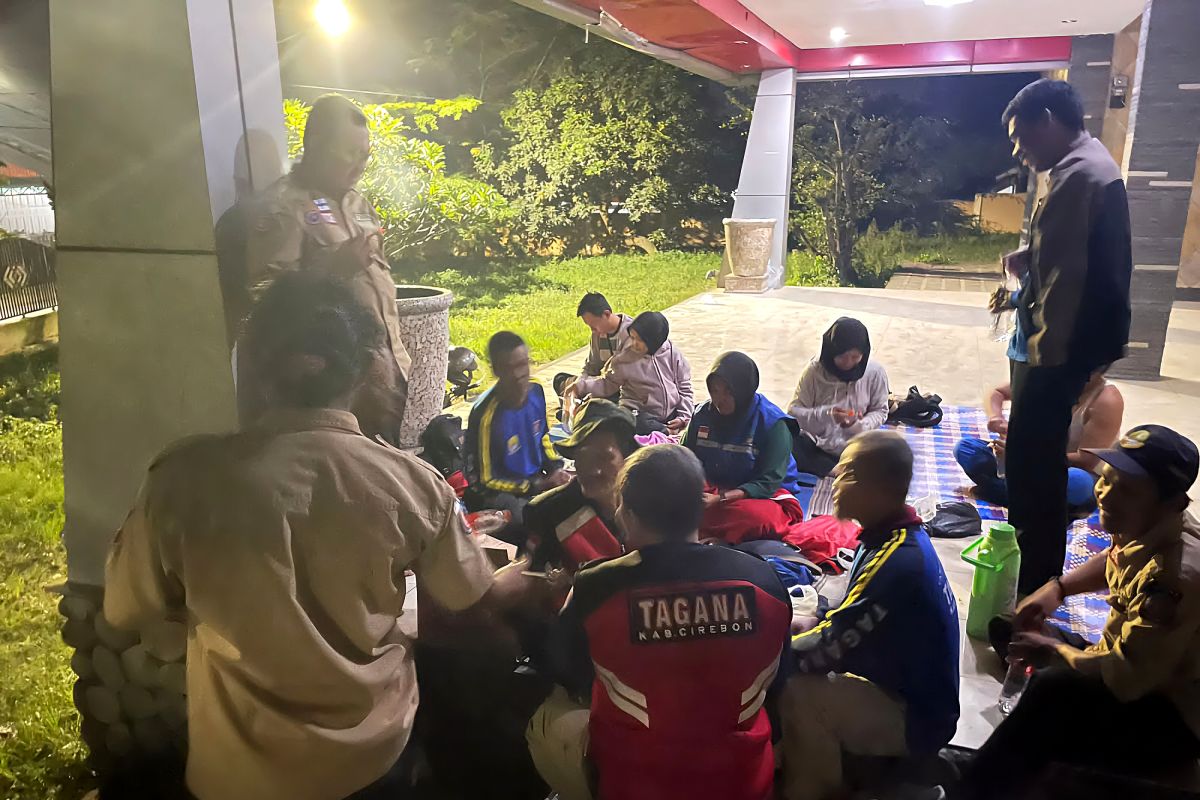 Kemensos menyiapkan santunan-bantuan bagi korban longsor Cirebon