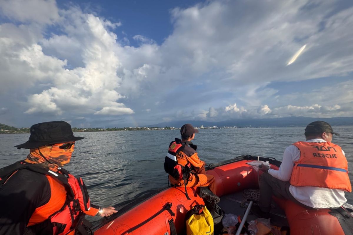 SAR gabungan cari warga Singkil tenggelam di Pantai Manado