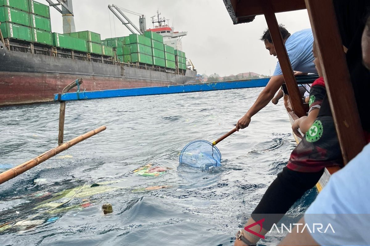 Pelni Cabang Manokwari berkomitmen jaga kelestarian lingkungan
