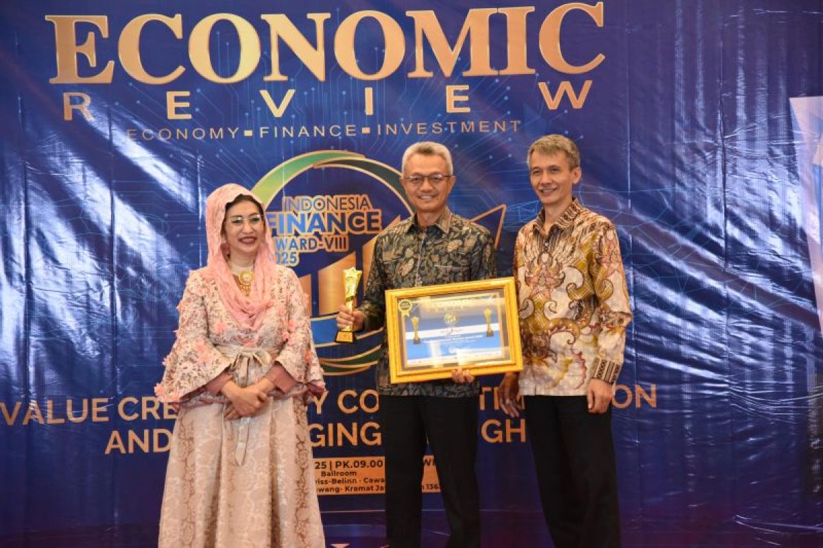 Bank Nagari Syariah Raih Gold Award The Best Performance