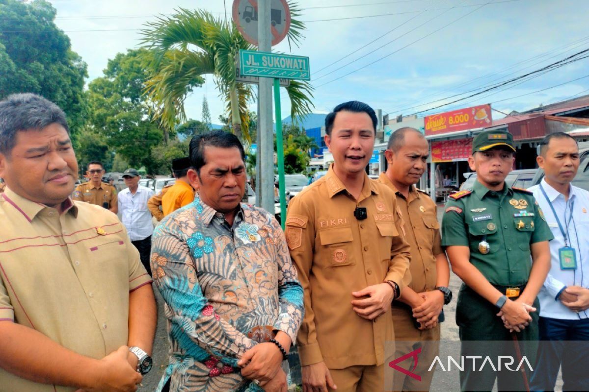 Bupati Rejang Lebong peringatkan sekolah tidak lakukan pungutan iuran