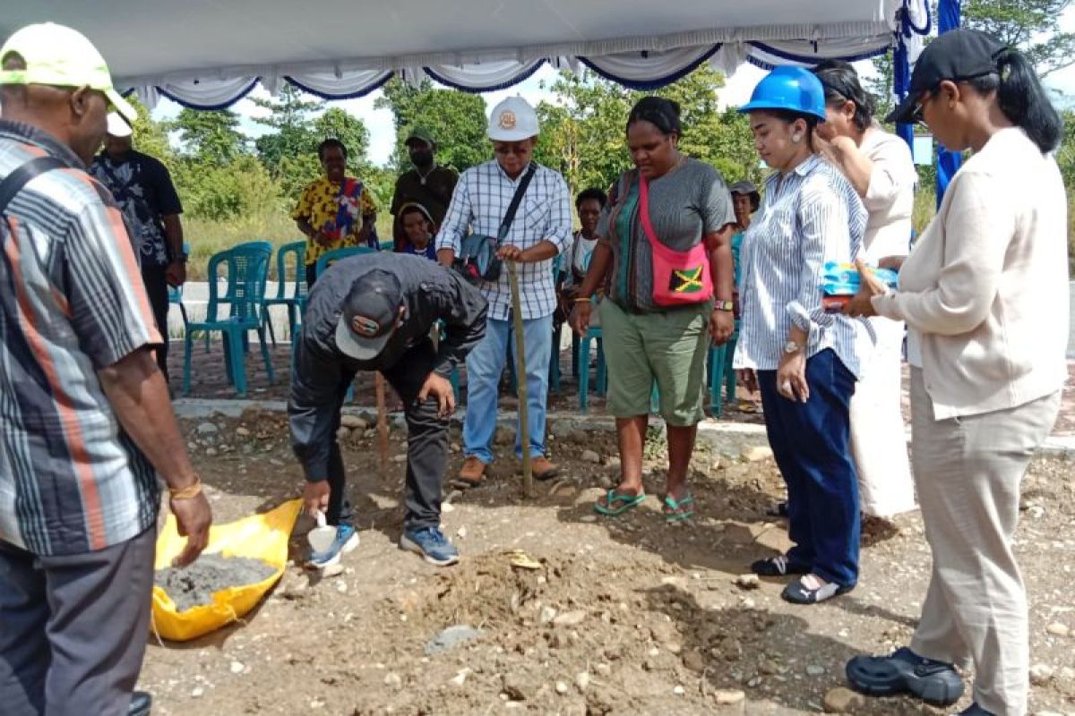 YPMAK bangun 20 kios UMKM Amungme-Kamoro dorong kewirausahaan
