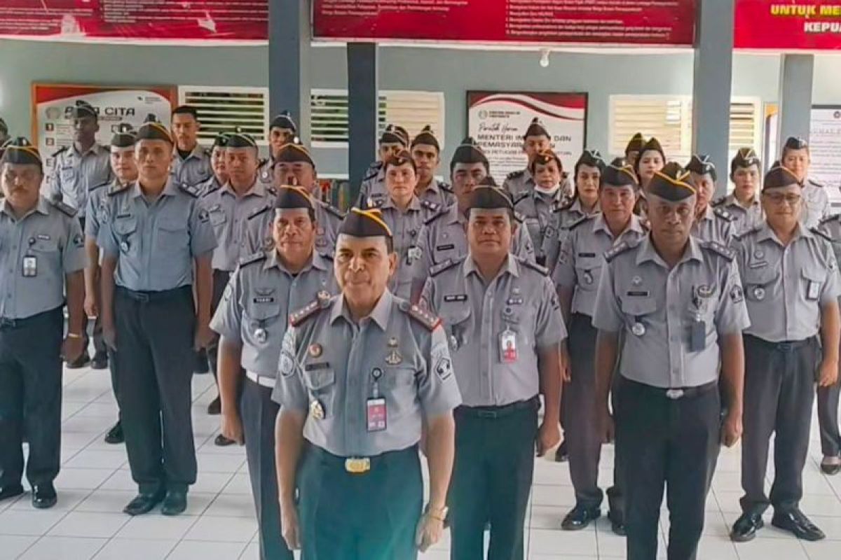 Petugas Lapas Kupang deklarasikan komitmen antinarkoba dan HP ilegal