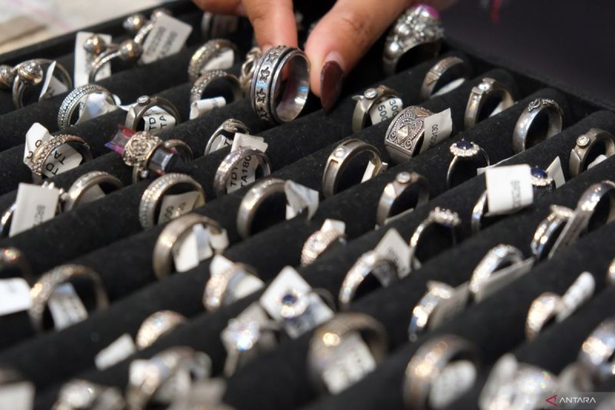 Anggota DPR: Pajak bagi e-commerce perlu kajian mendalam
