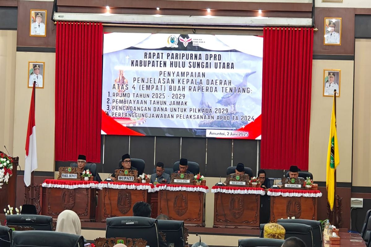 Bupati HSU sampaikan empat Raperda Pemda HSU