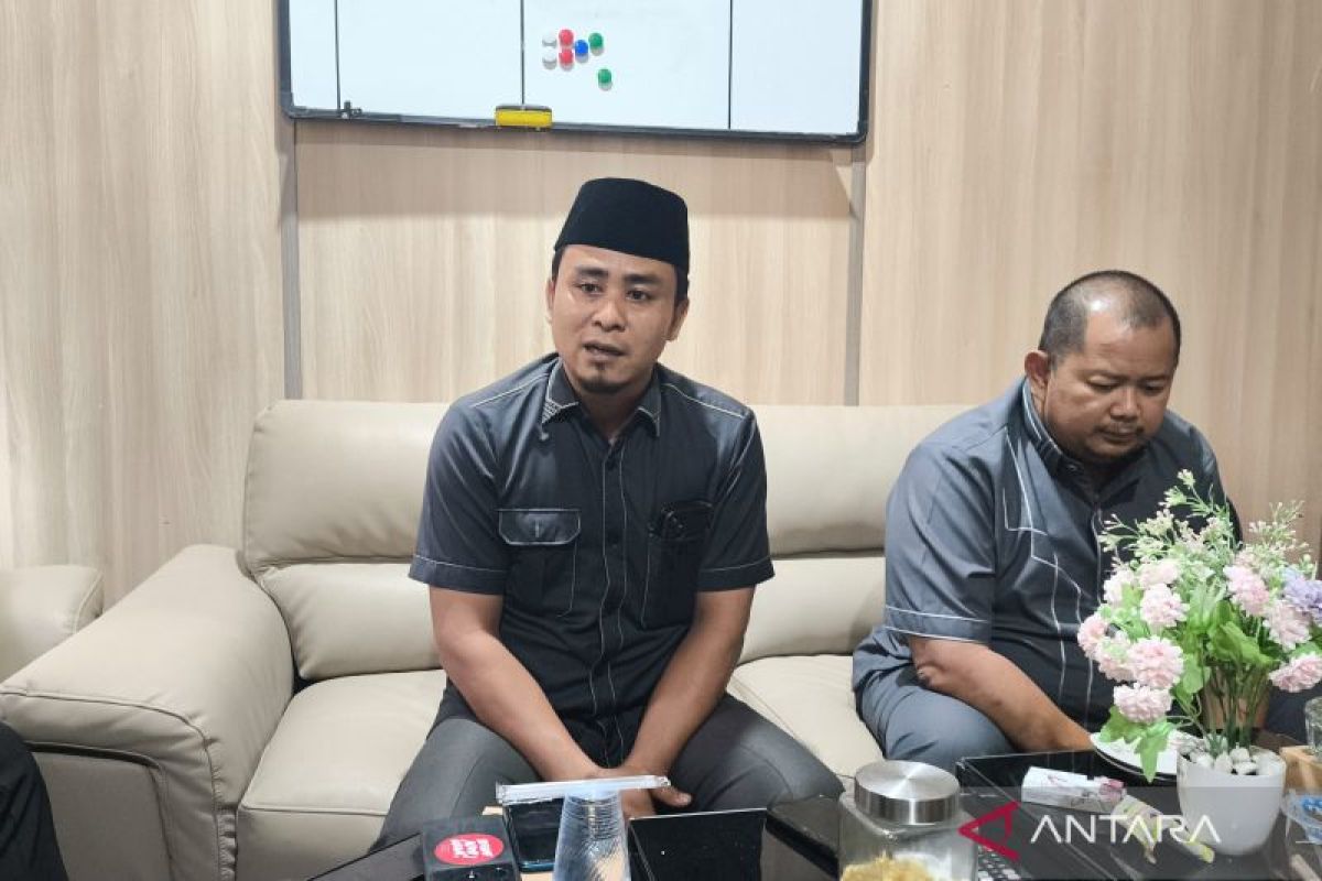 Seluruh anggota dewan terima pemberhentian Hendra Suriadi sebagai Ketua DPRD HST