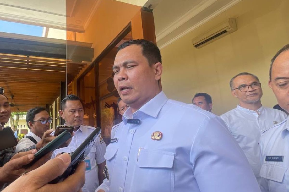 Pemkot Serang tunda pembongkaran rumah warga di bantaran Sungai Cibanten