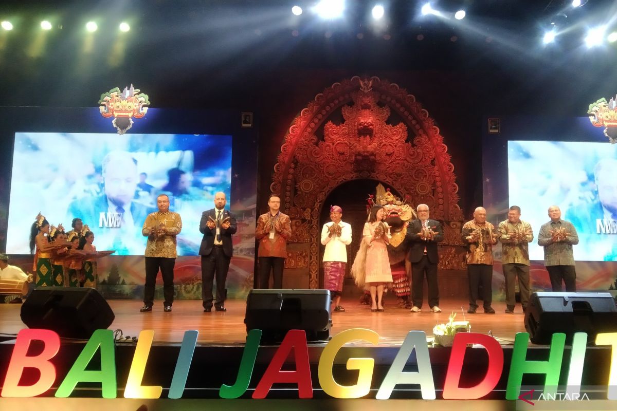 Koster minta seleksi investasi agar hargai tata ruang dan SDM lokal