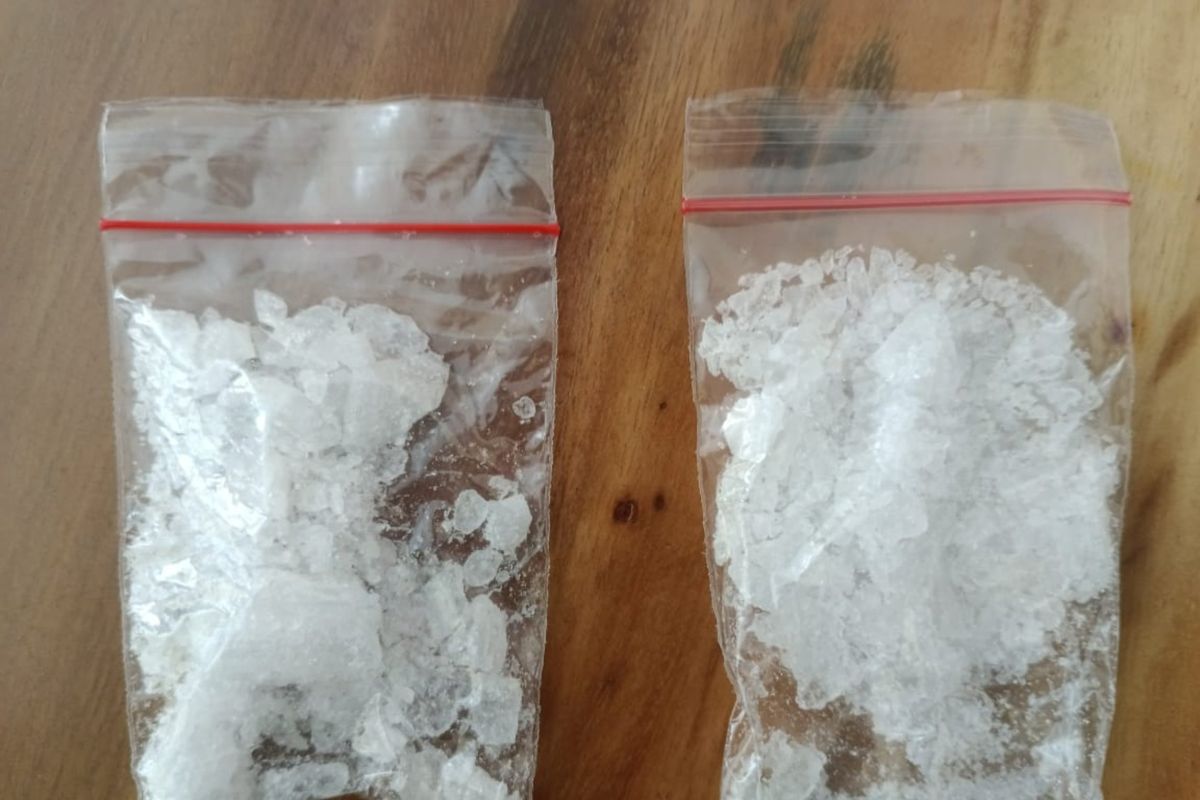 Polisi ringkus wanita edarkan 12 gram sabu di Kendari