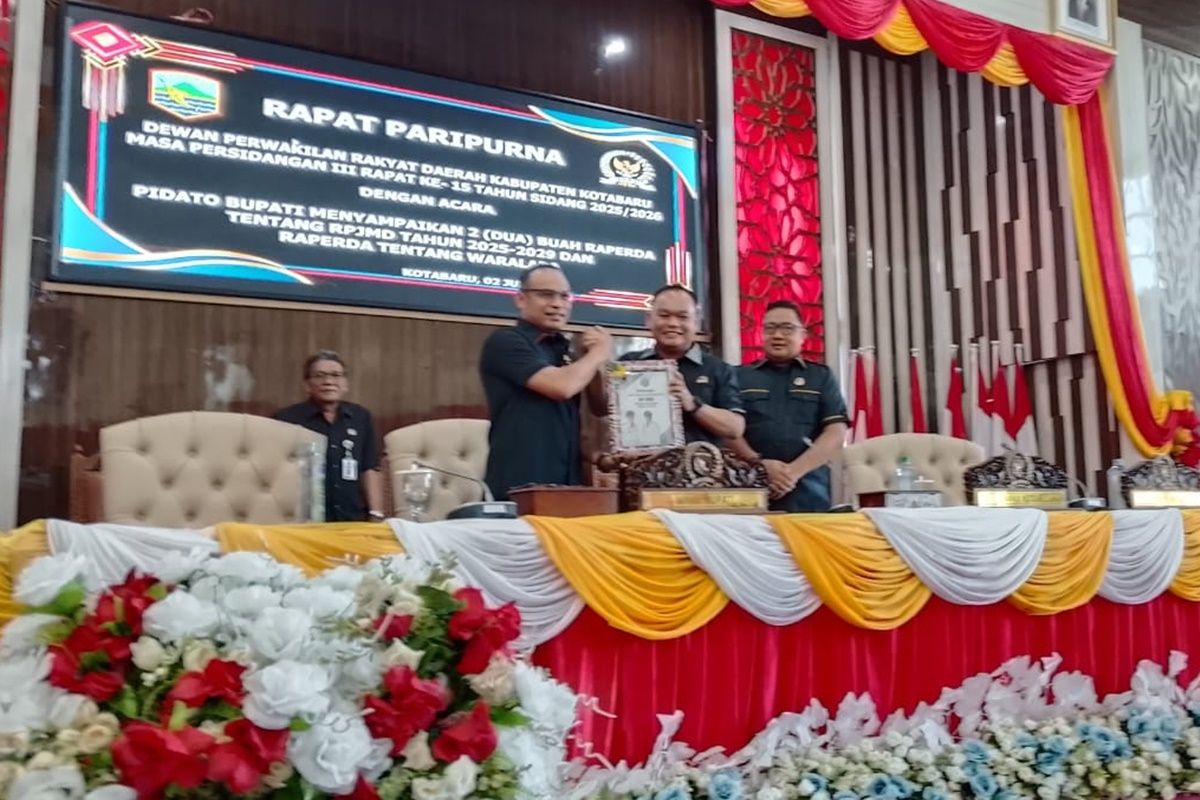 DPRD Kotabaru paripurnakan dua buah Raperda
