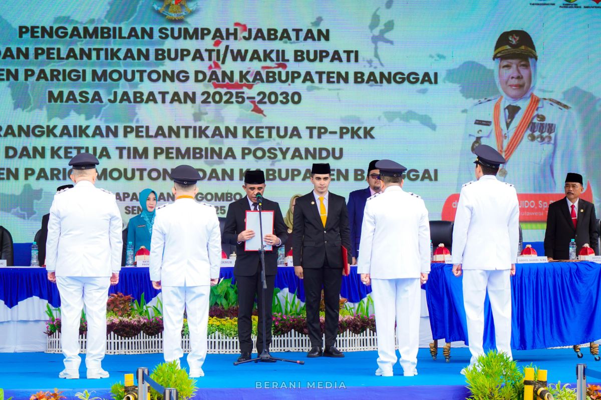 Gubernur Sulteng lantik Bupati-Wabup Parigi Moutong dan Banggai