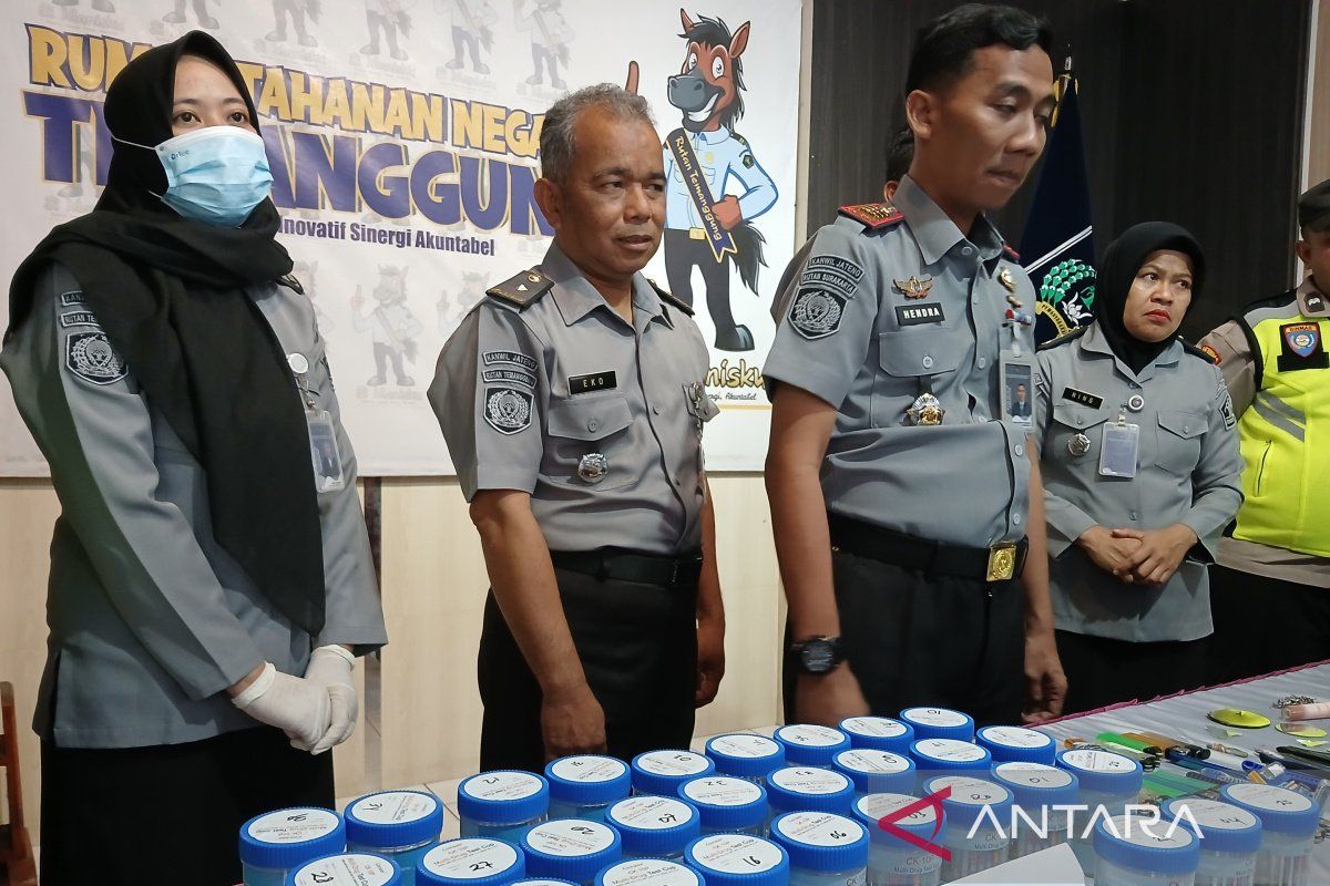 Penghuni Rutan Temanggung  dites urine