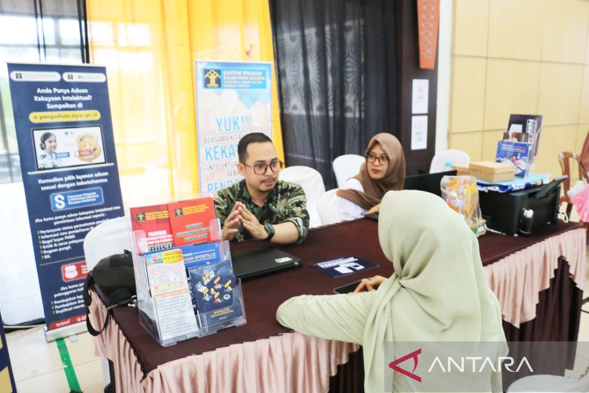 Kemenkum hadirkan layanan AHU dan KI pada Batola Serumpun Festival