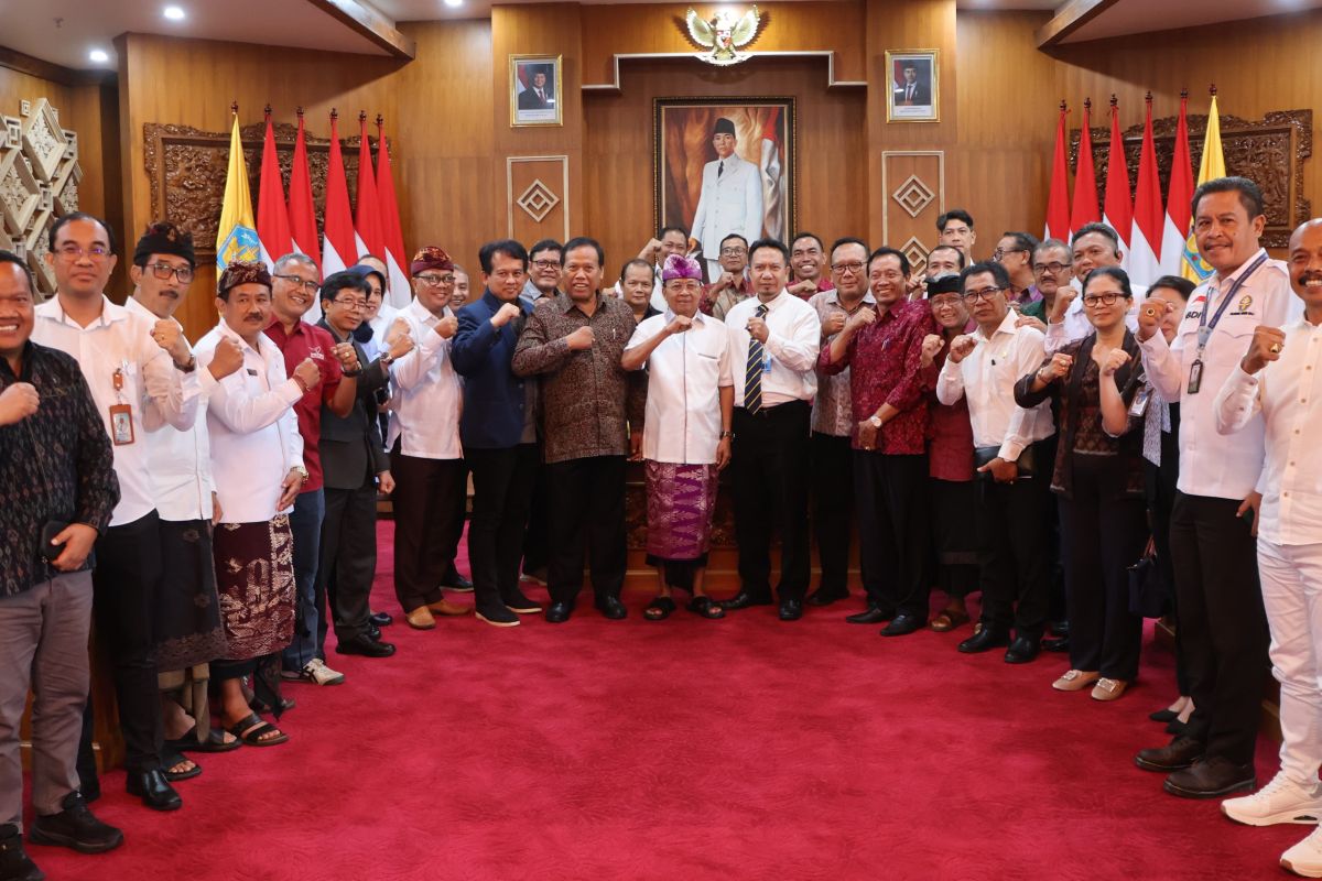 Pemprov dan kampus di Bali sepakat dirikan satu keluarga satu sarjana