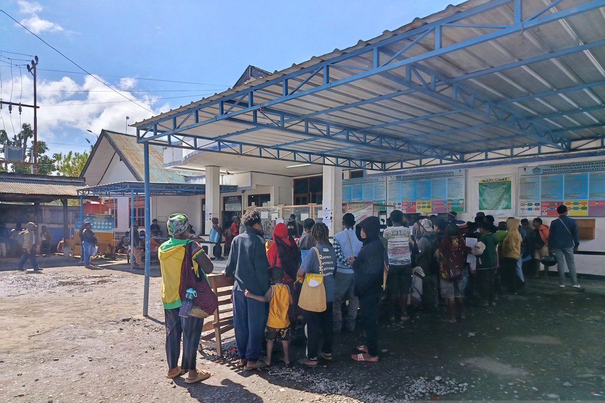 Wabup Jayawijaya minta Disdukcapil maksimalkan layanan ke warga