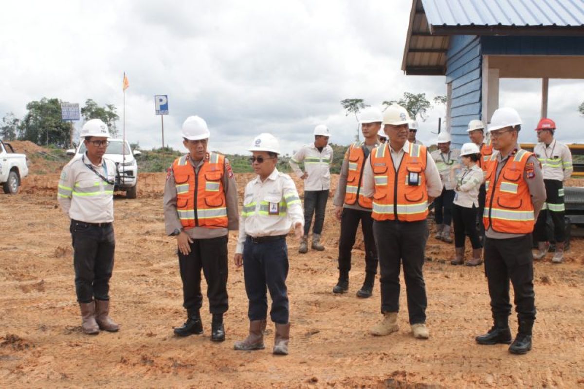 Kapolda Kaltara Apresiasi Dukungan PT. PKN terhadap Program Harkamtibmas, Kunjungi Site Tambang di Desa Apung