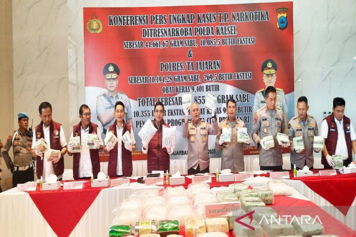 Polda Kalsel sita 54,8 kg sabu dan 10.355 ekstasi jaringan Fredy Pratama