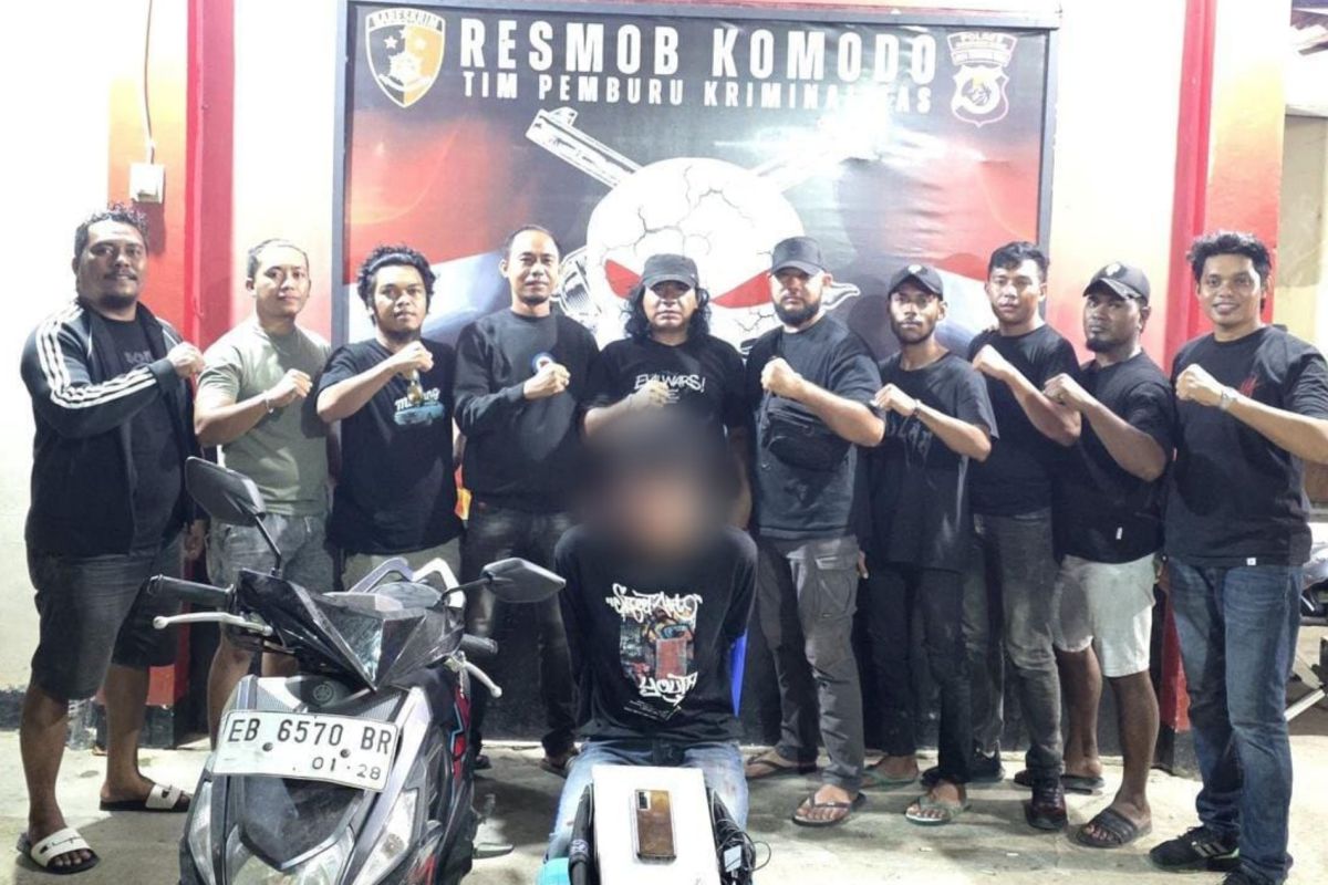 Polisi menangkap pencuri yang pecahkan kaca mobil di Labuan Bajo