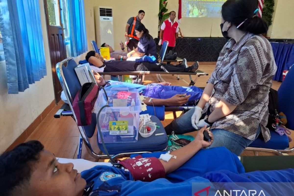 Lanudal Kupang menargetkan 100 kantong darah dalam aksi donor darah