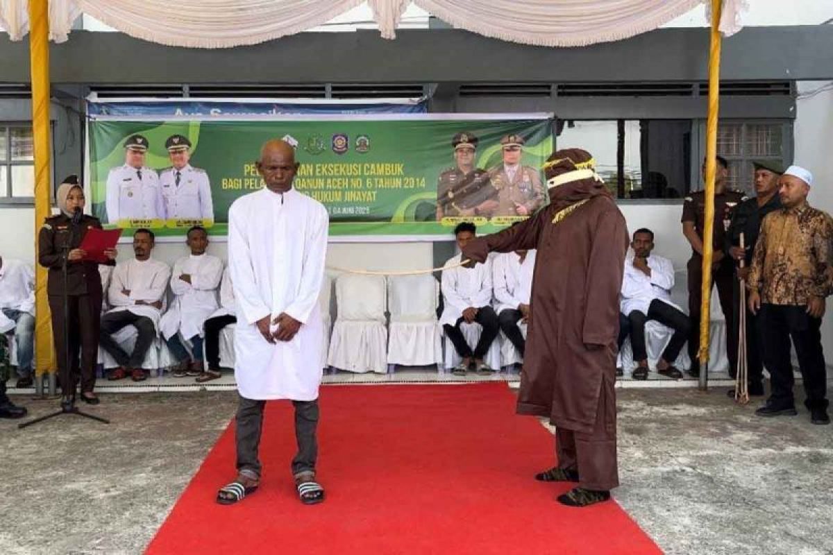 Lima Terpidana Judi Dicambuk