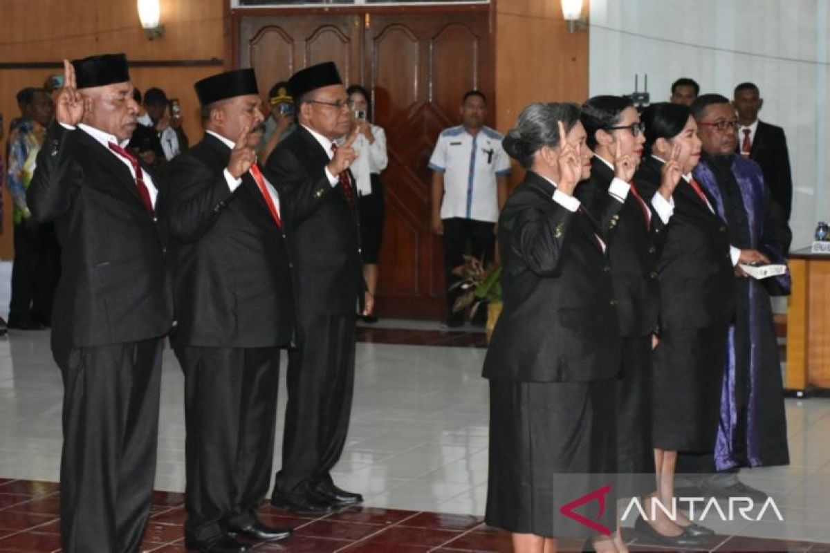 Enam anggota DPRK Biak Numfor pengangkatan jalur otsus Papua dilantik