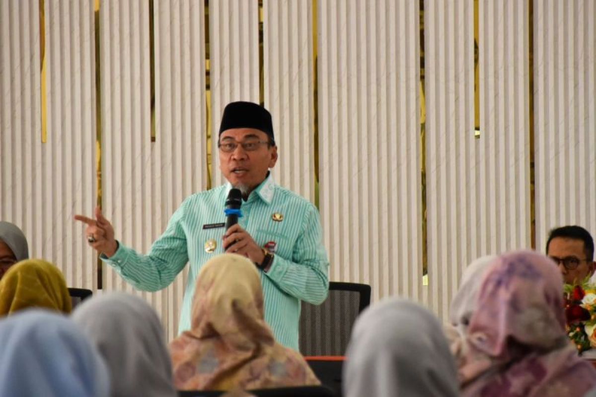 Maigus Nasir jadi pemateri Workshop Pelayanan Prima bagi Petugas Puskesmas dan Dinas Kesehatan Kota Padang