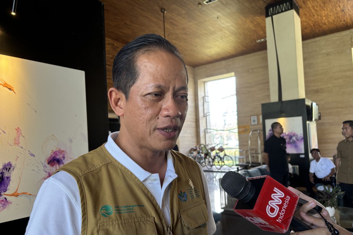 Indonesia to mandate producers manage plastic waste from packaging
