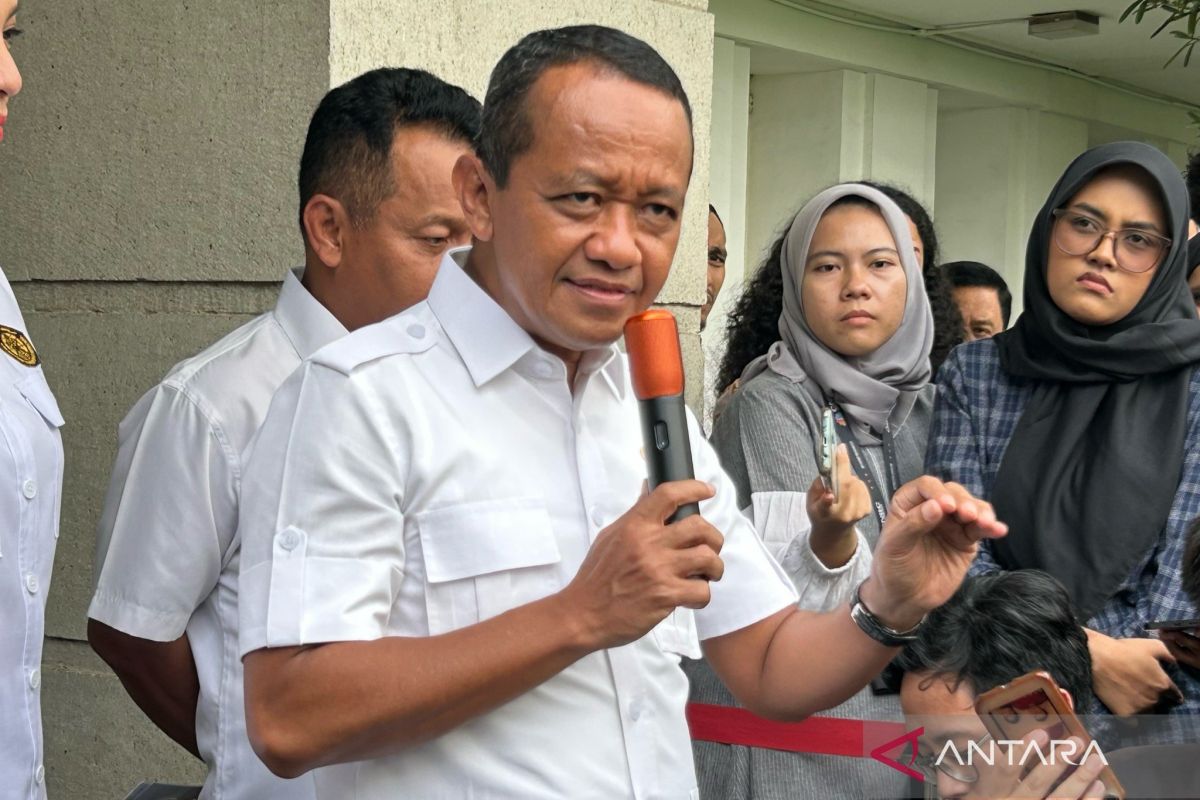 Bahlil sebut tambang di Pulau GAG jauh dari kawasan wisata Raja Ampat
