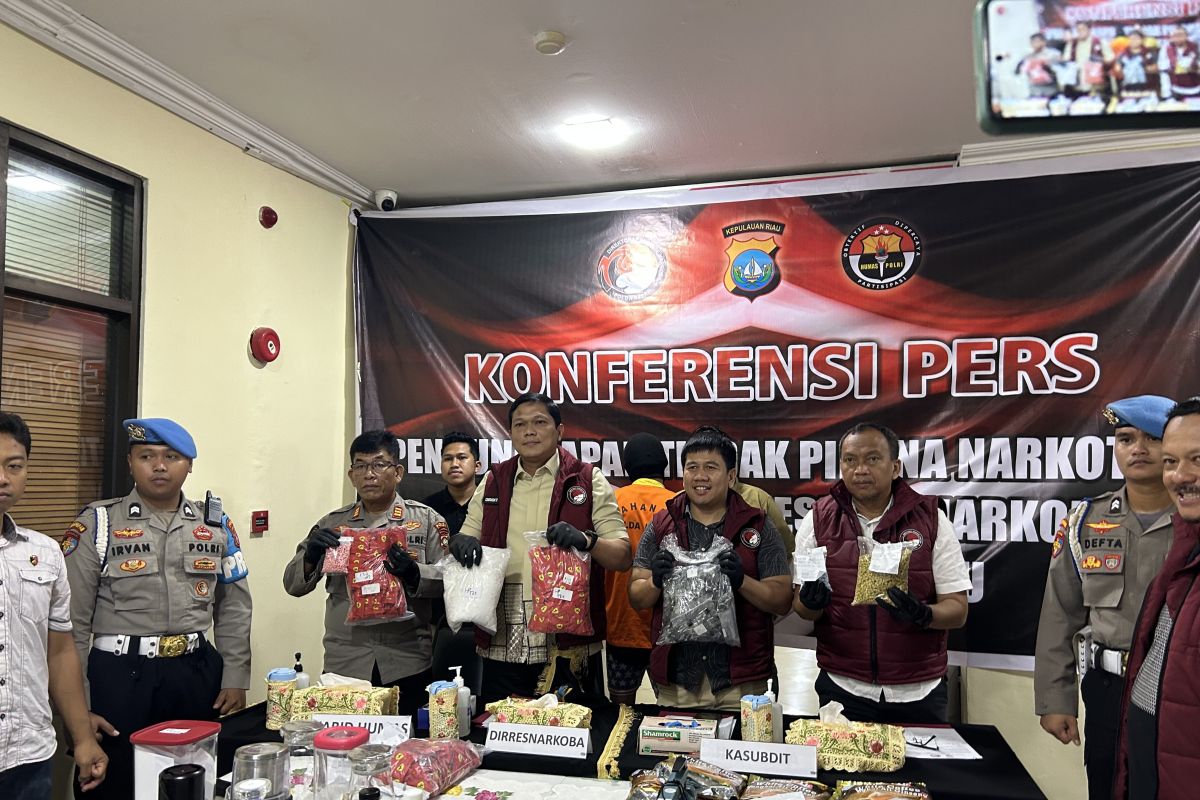 Polda Kepri gerebek minilab produksi cairan vape etomidate