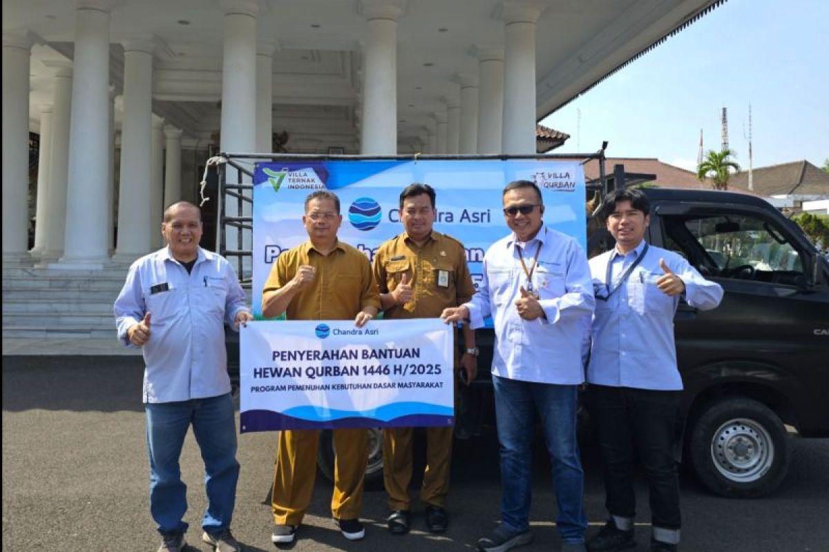 Chandra Asri salurkan 96 hewan kurban ke 40 titik sekitar perusahaan