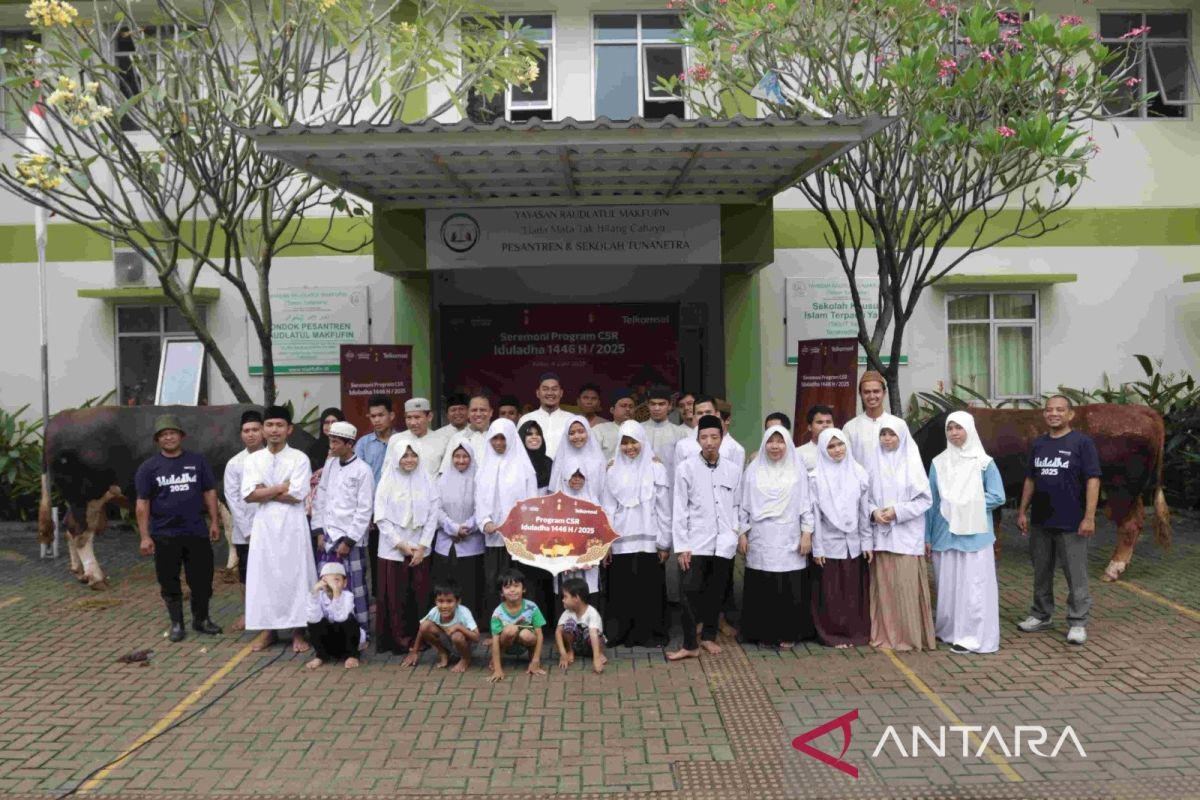 Telkomsel sembelih 660 hewan kurban bagi 42 ribu keluarga