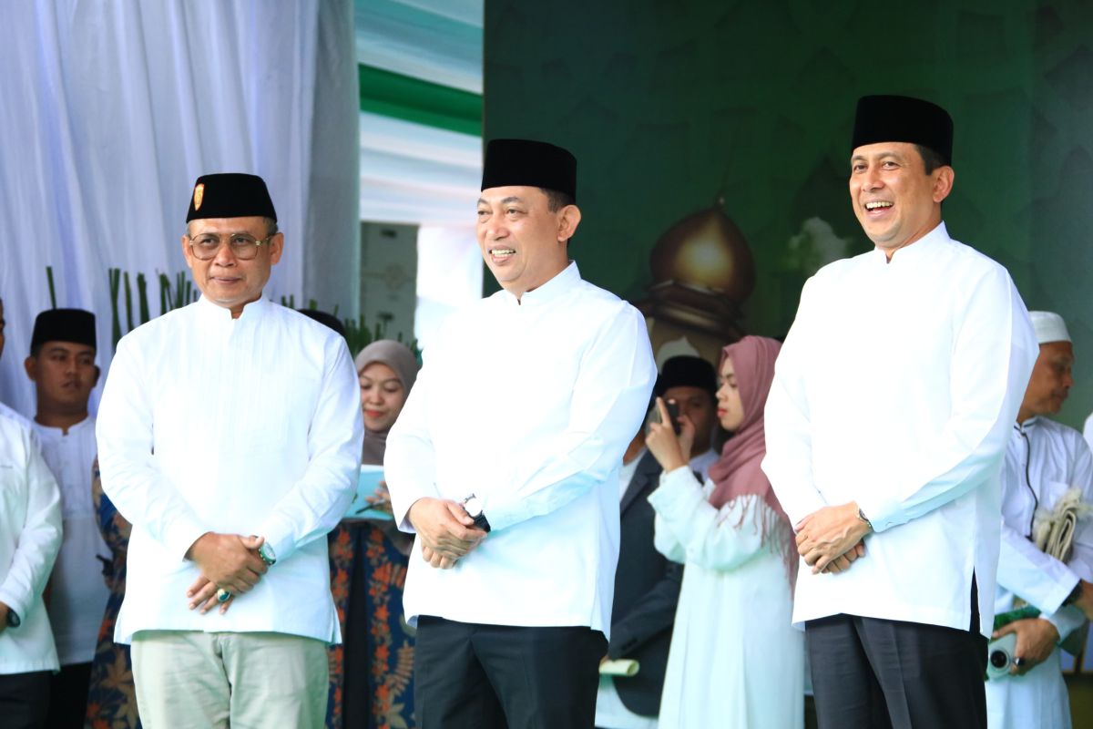 Polri donates 9,648 Qurbani animals for communities