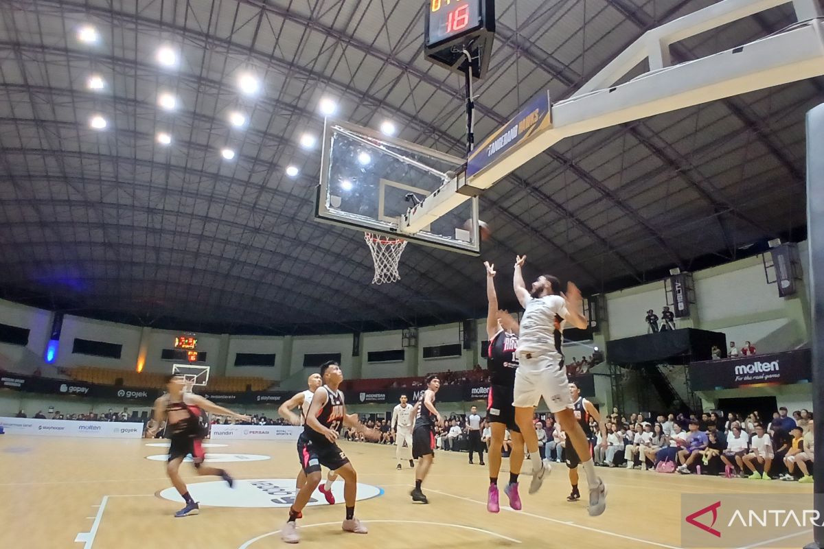 Jordan memimpin Dewa United bungkam Tangerang Hawks di kandangnya