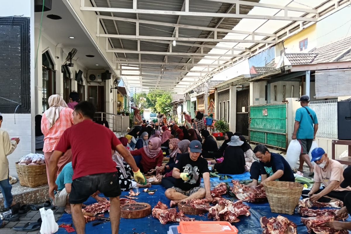 Warga Solo Baru libatkan nonmuslim rayakan kurban