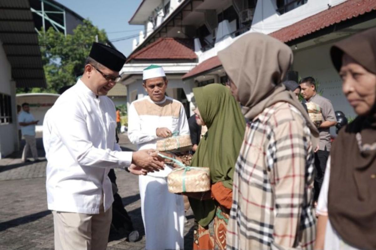 Kadindik Jatim serahkan daging kurban untuk masyarakat
