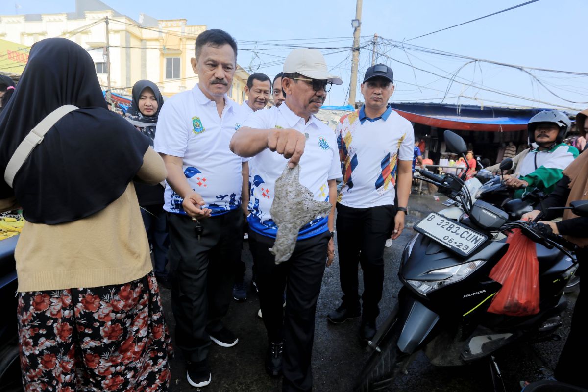 Wali kota Tangerang kemukakan pentingnya partisipasi warga atasi polusi plastik
