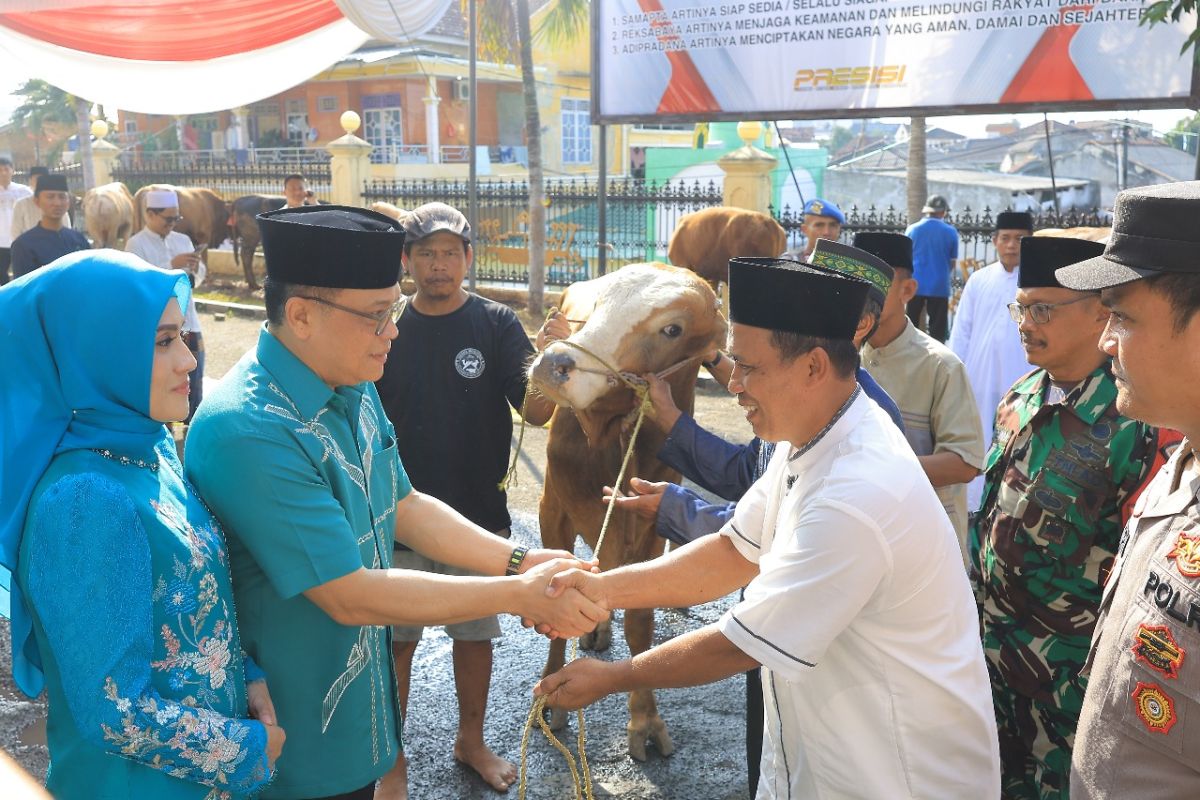Polda Lampung salurkan 58 hewan kurban pada Iduladha 1446 H