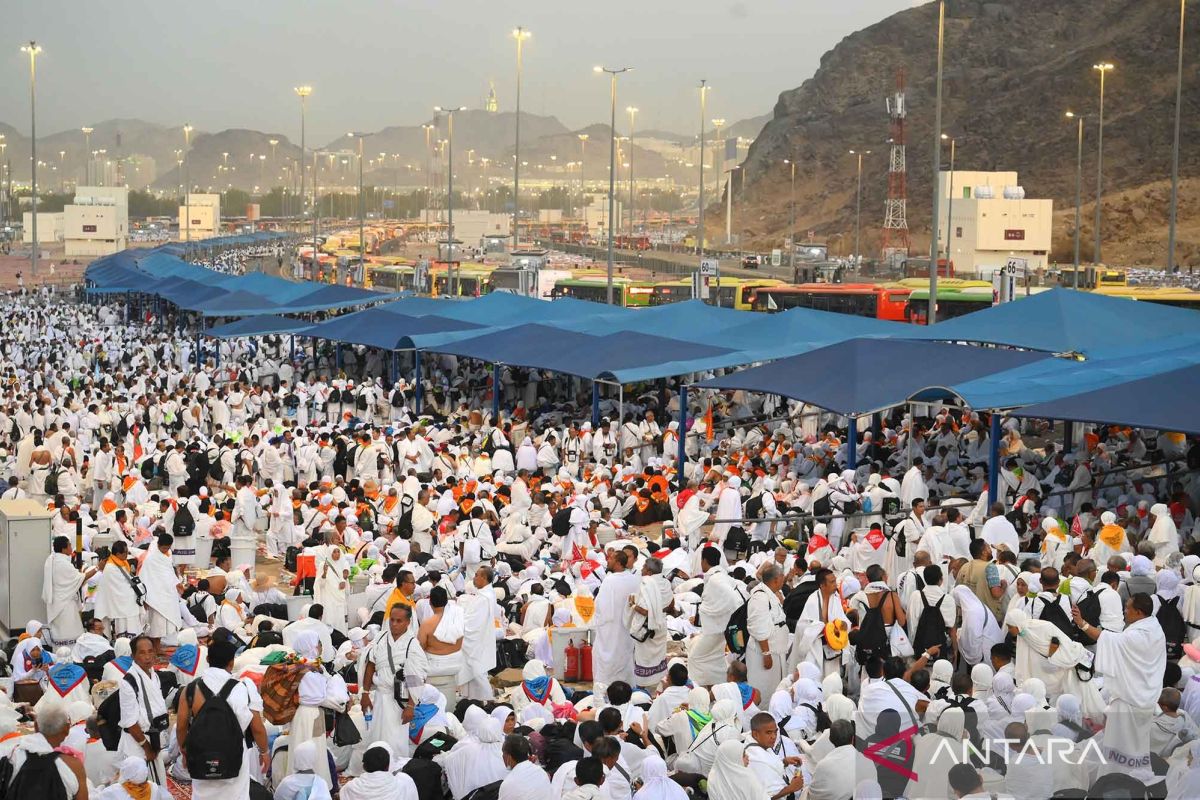 Seluruh jamaah haji Indonesia tinggalkan Muzdalifah Jumat
