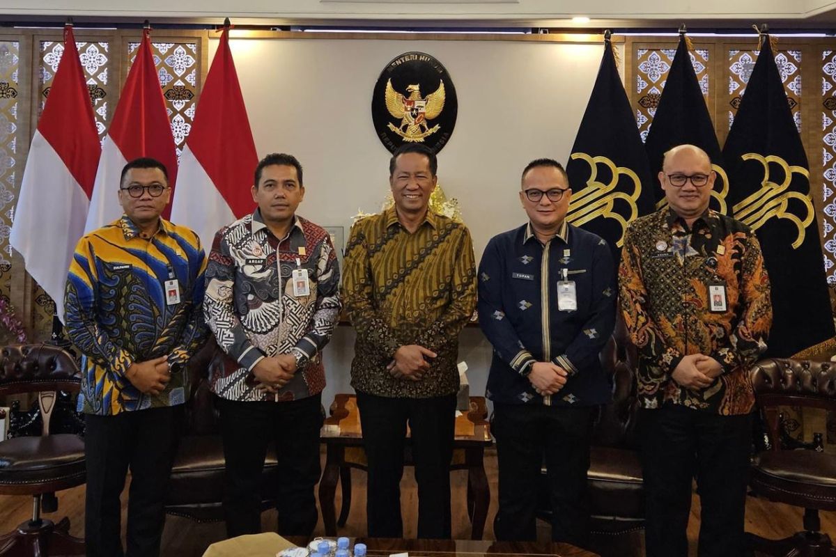 Kakanwil Kemenkum Malut sampaikan progres kinerja pelayanan Hukum kepada Menteri Hukum