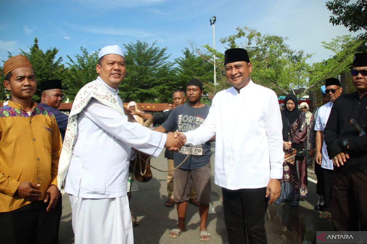 Kapolda Kalbar serahkan 192 hewan Kurban pada Idul Adha 1446 Hijriah