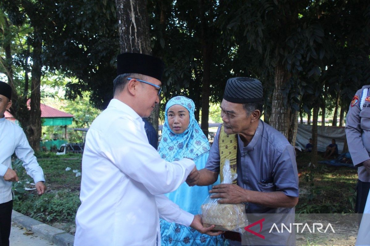 Polda Sultra salurkan 378 ekor sapi kurban ke masyarakat